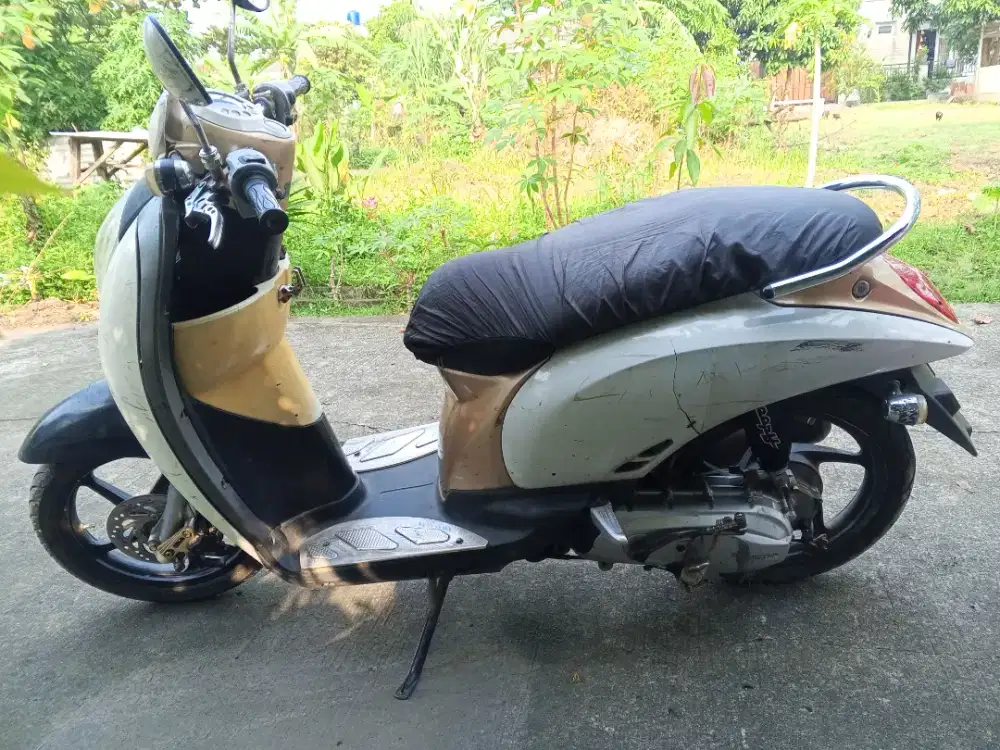 Honda Scoopy karbu 2011