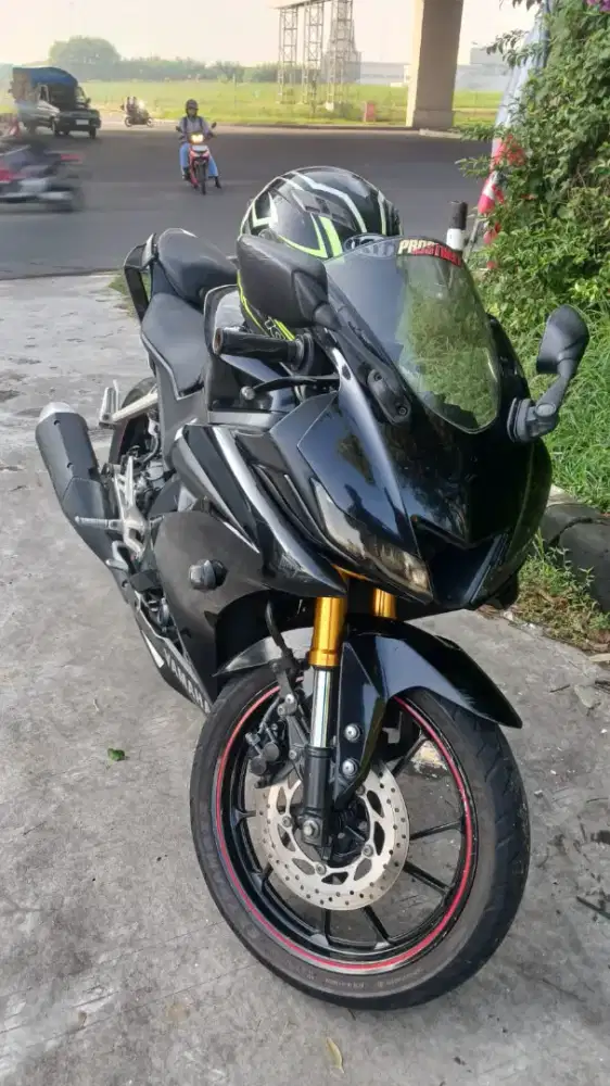 Dijual cepat motor yamaha R15 V3 Tahun 2018
