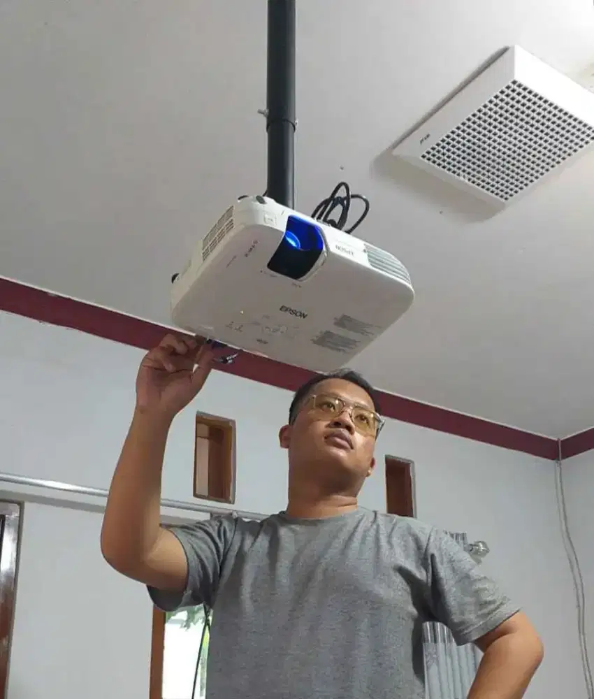 pasang & jual bracket buat gantungan proyektor infocus di plafon beton