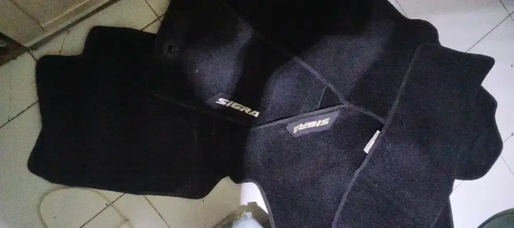 Jual cepat karpet lantai mobile Sigra dari baru blm pernah di pakai