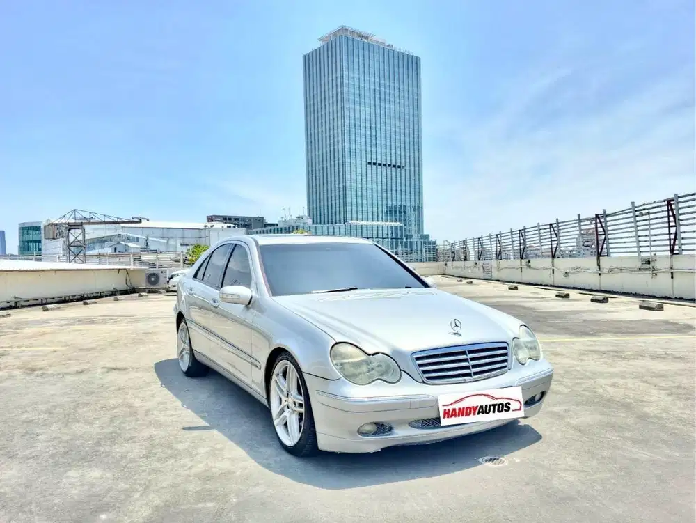 Mercedes Benz C240 Sunroof Tahun 2002 Automatic Abu abu