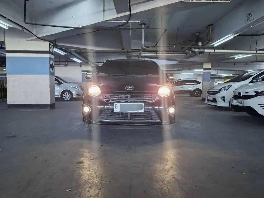 TOYOTA AGYA 1.0 G AT MATIC 2014 HITAM
KM 89 RB TERMURAH !!