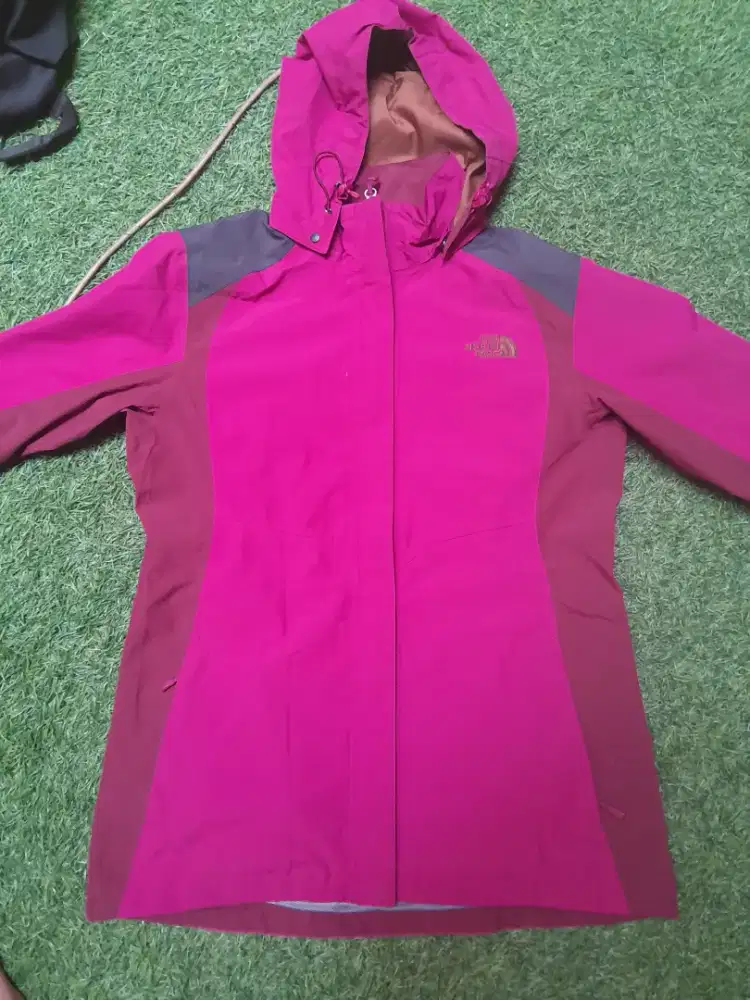 Jaket TNF kondisi terbaik