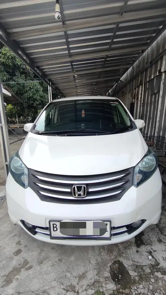 Honda Freed 2012 Listrik