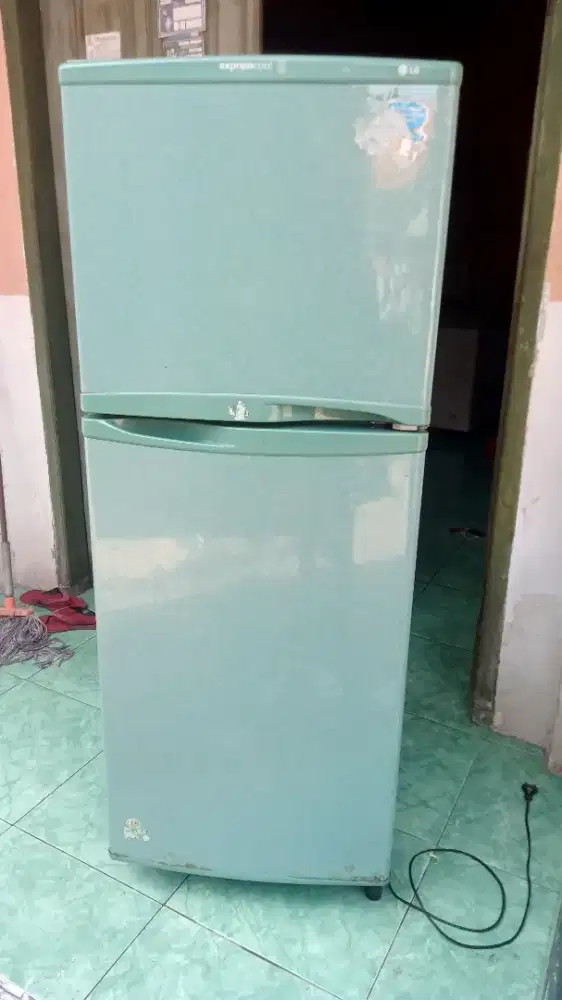 Kulkas 2 pintu  LG