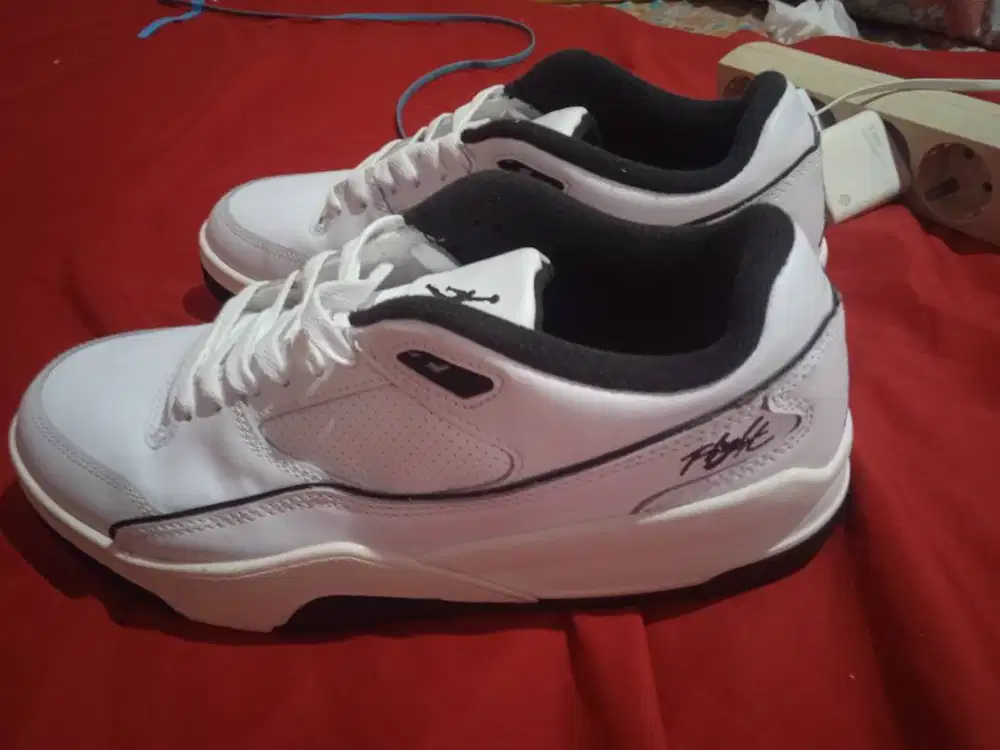 Jordan Flight Court Sz 42
