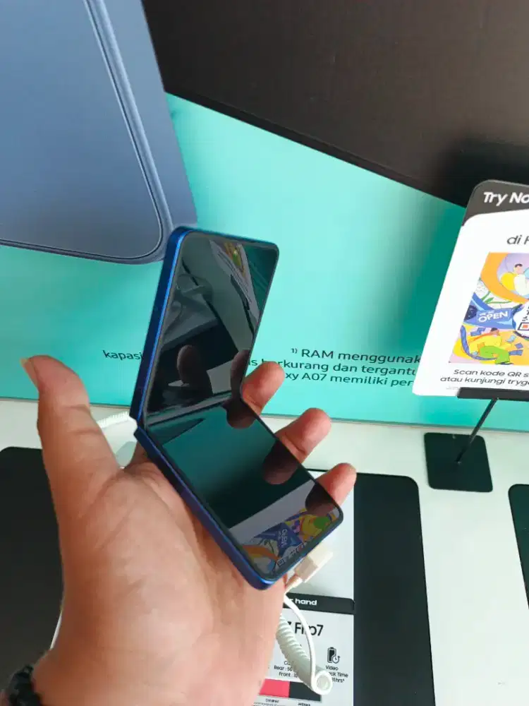 Credit Samsung Z Flip7 12/256