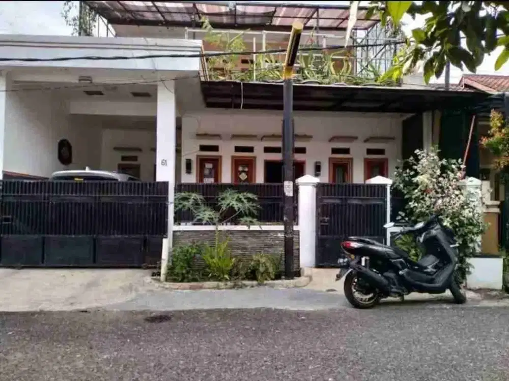 DI KONTRAKAN RUMAH SIAP HUNI 
Alamat : komplek bina marga arcamanik bandung