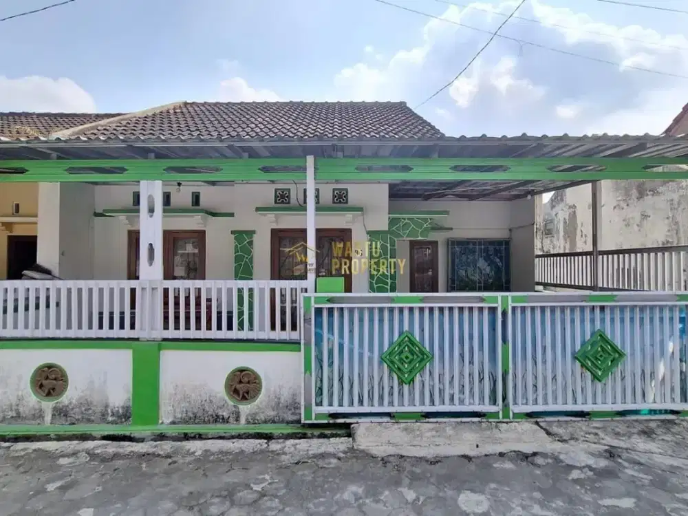 DIJUAL RUMAH SIAP HUNI 800 JUTAAN 6 MENIT KE SMA DE BRITTO JOGJA DI CATURTUNGGAL DEPOK