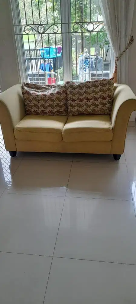Sofa 2 bangku merk informa