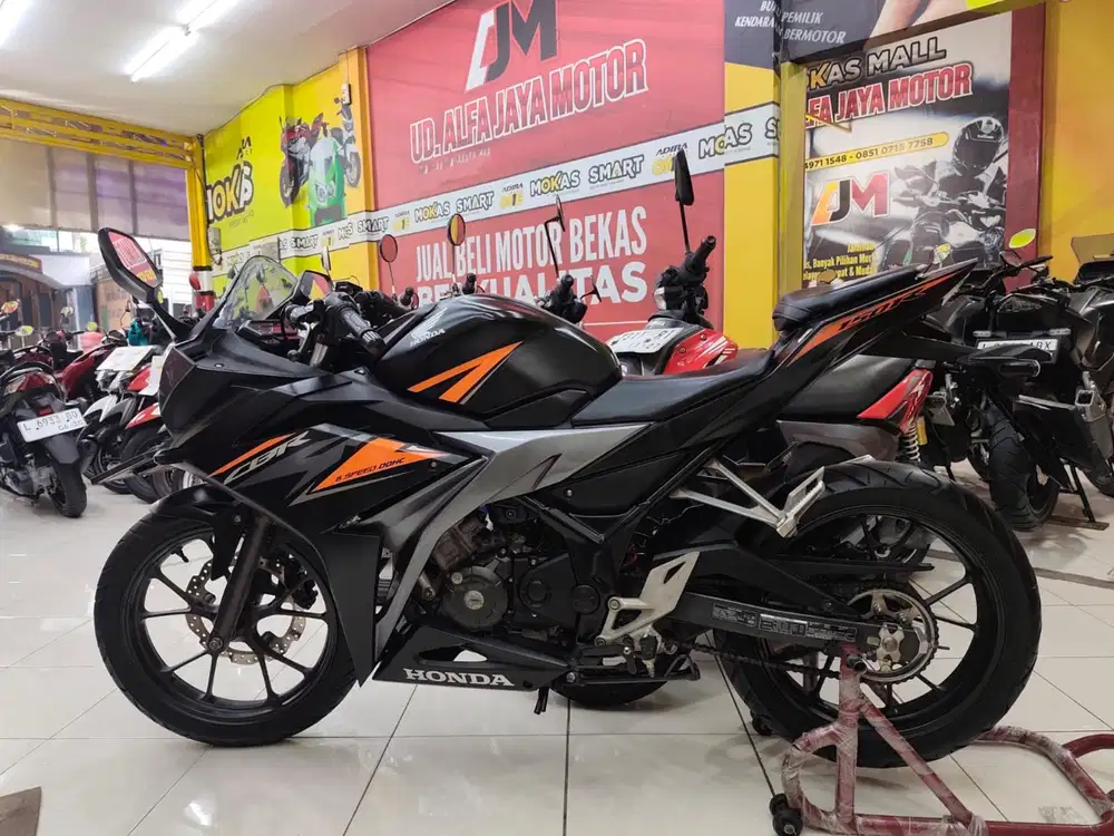 Honda CBR 150R tahun 2019