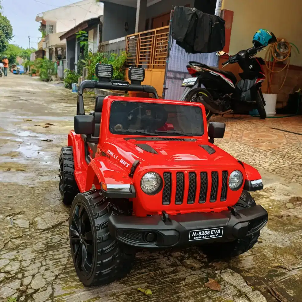 Mobil aki remote jip off-road