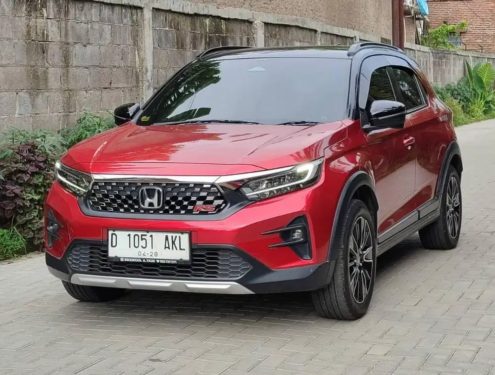 Honda WRV RS SENSING TWO TONE 1.5 AT 2023 KM 24rb RECORD HONDA BANDUNG