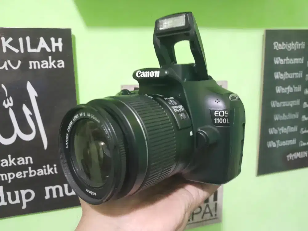 Kamera dslr Canon 1100D