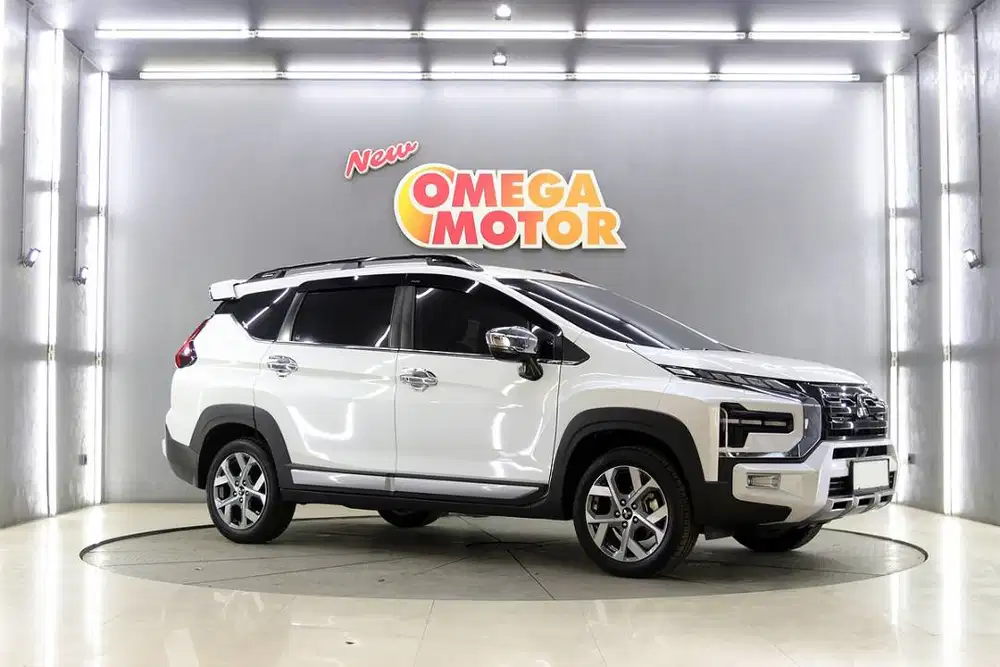 ANTIK MITSUBISHI XPANDER CROSS PREMIUM PACKAGE 1.5 AT TAHUN 2023