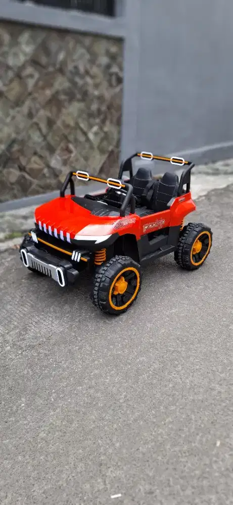 Mobil aki remote jip hammer