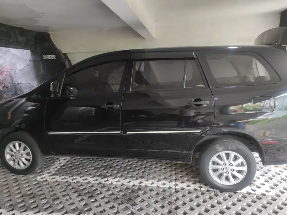 dijual innova type E manual thn 2014