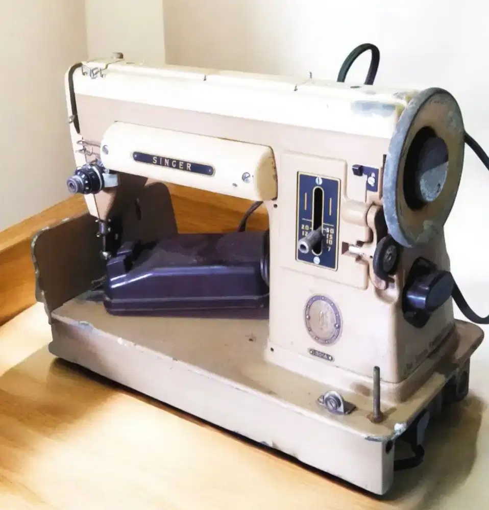 Mesin jahit Singer 301A