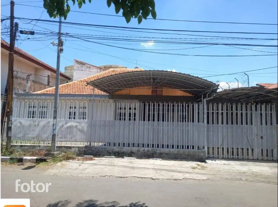 Disewakan Rumah 15x20 Jemur Andayani Ada Garasi & Carport Hadap Utara