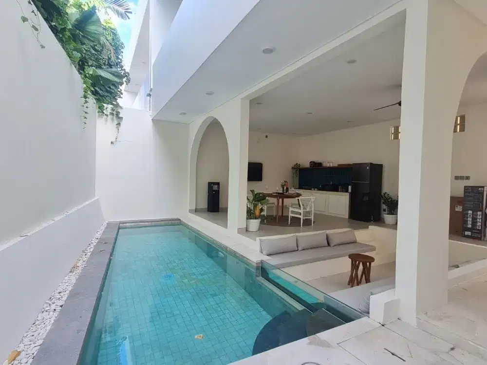 Villa Elit 2 Lantai di Lokasi yang Strategis Dijual, Canggu Area