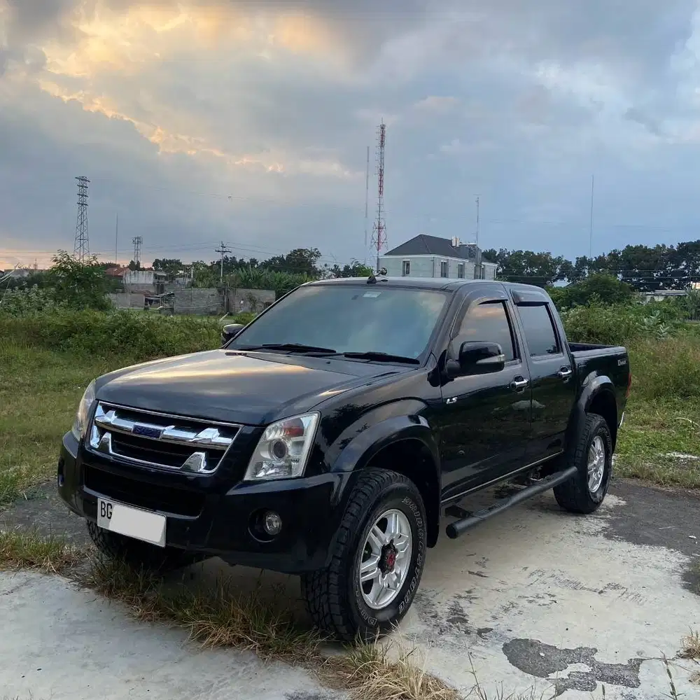 (RARE) ISUZU DMAX AUTOMATIC 4X4 2011