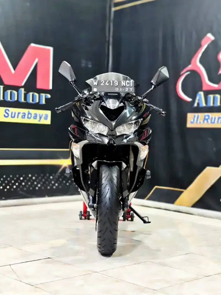 Kawasaki Ninja ZX25R REG 2022 hitam glossy dp 25jt an