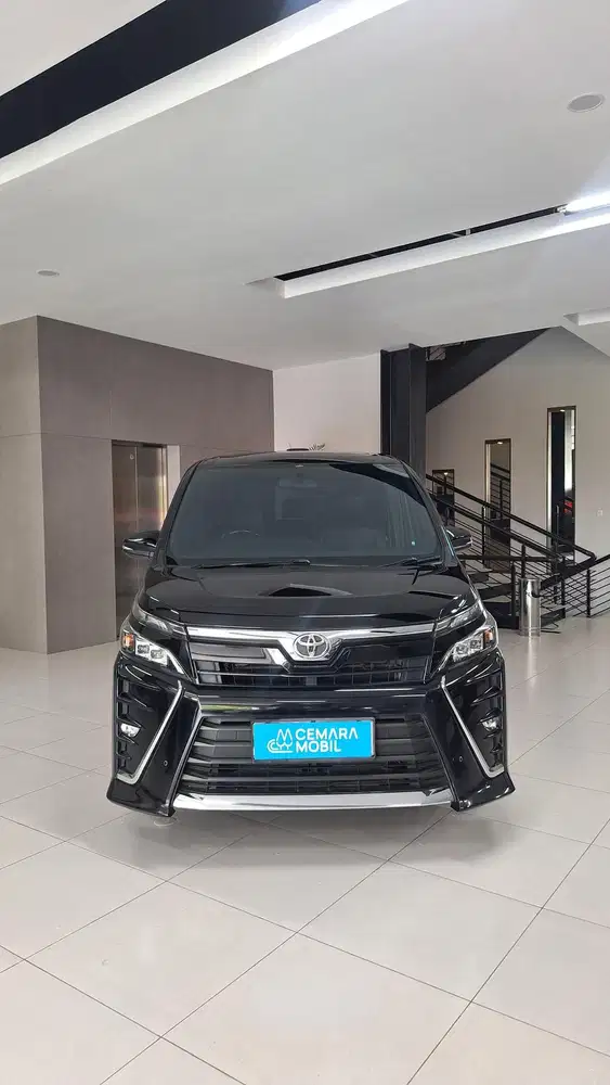 Toyota Voxy 2.0 AT 2019