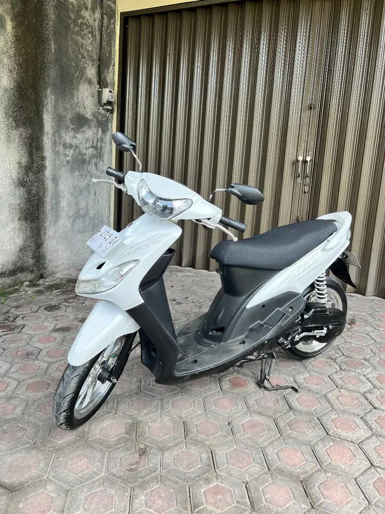 Mio Smile Putih Albino 2010