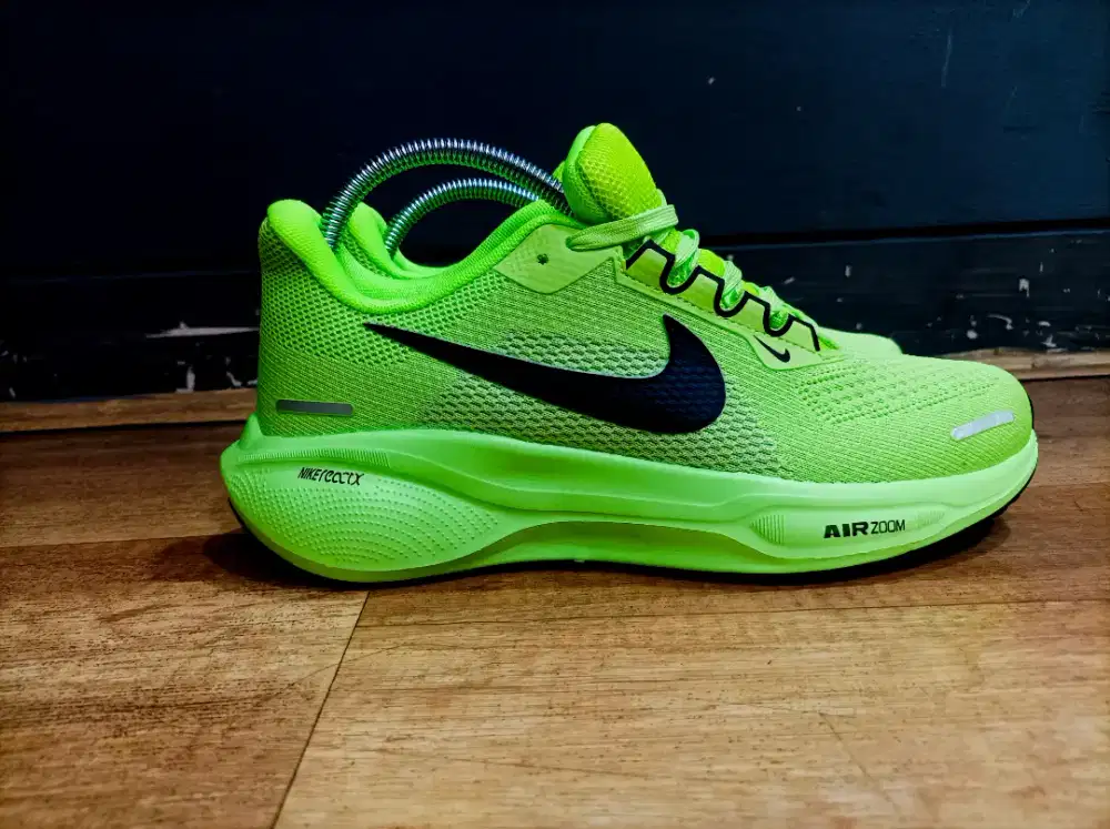 Sepatu running Nike air zoom pegasus green