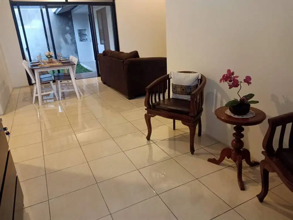 Kota Baru Parahyangan Rumah Cocok untuk keluarga besar Semi Furnished