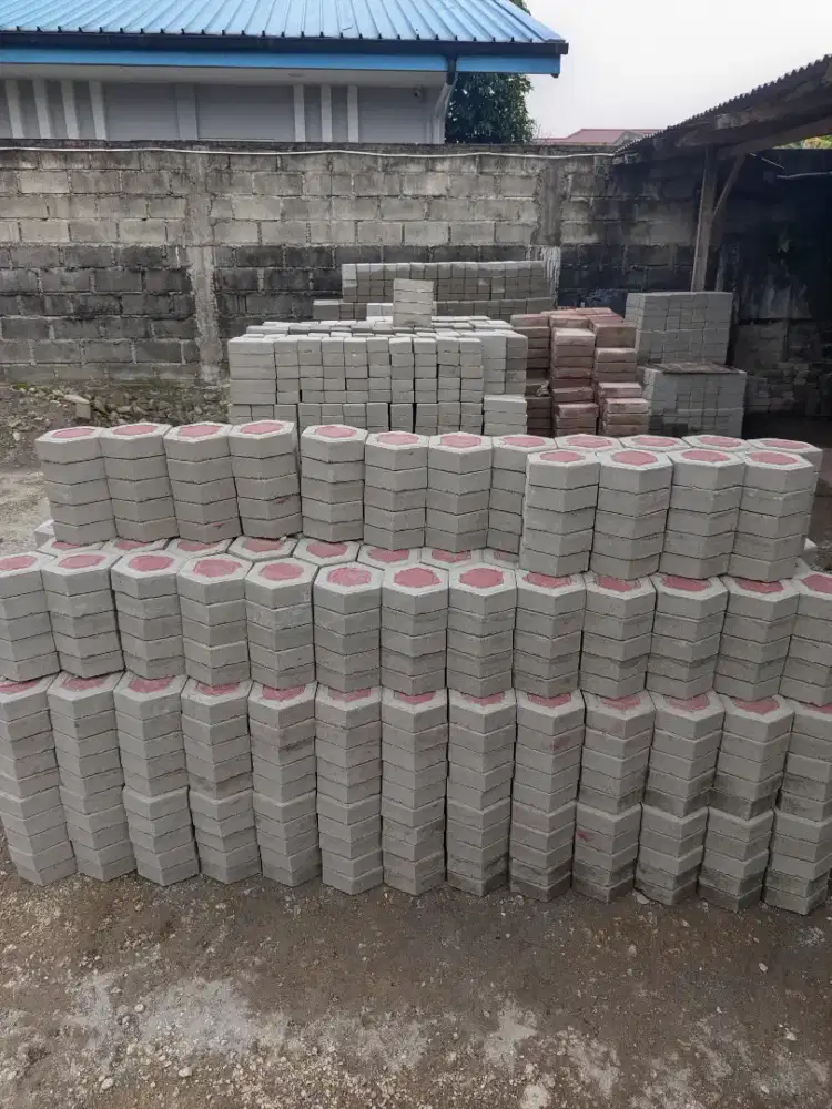 Paving Block Segienam Manual Merah Putih