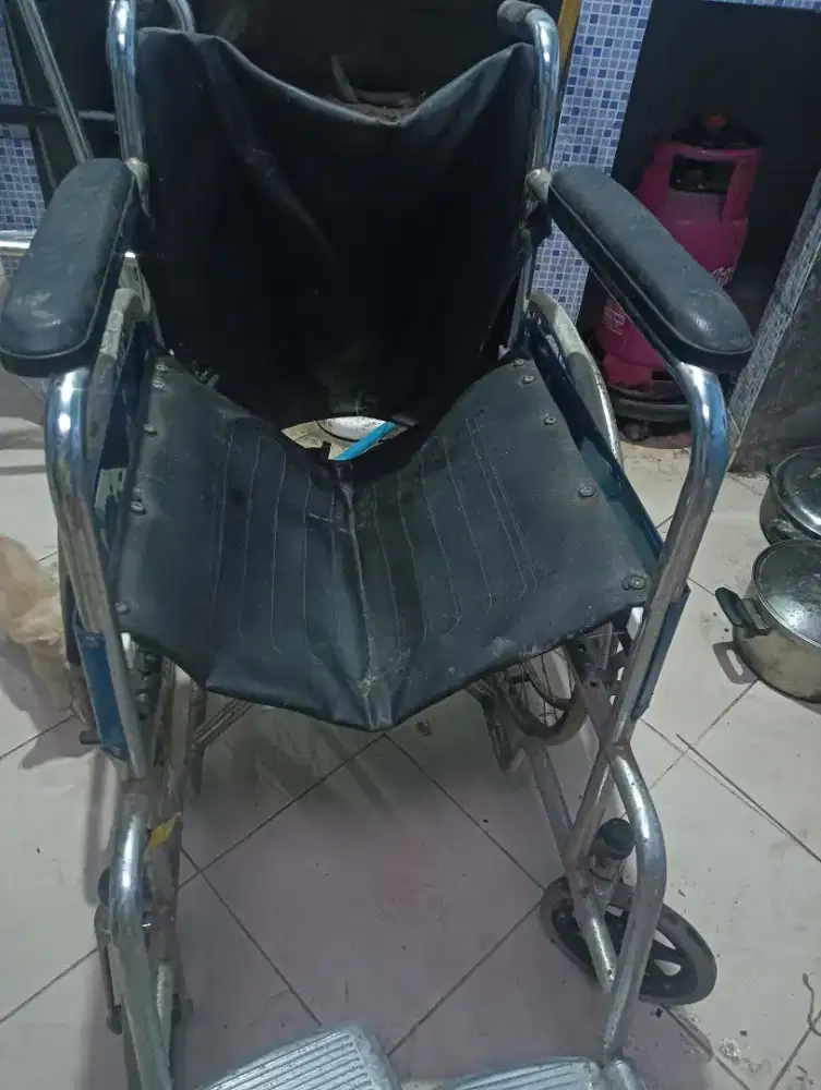 Kursi Roda Kesehatan