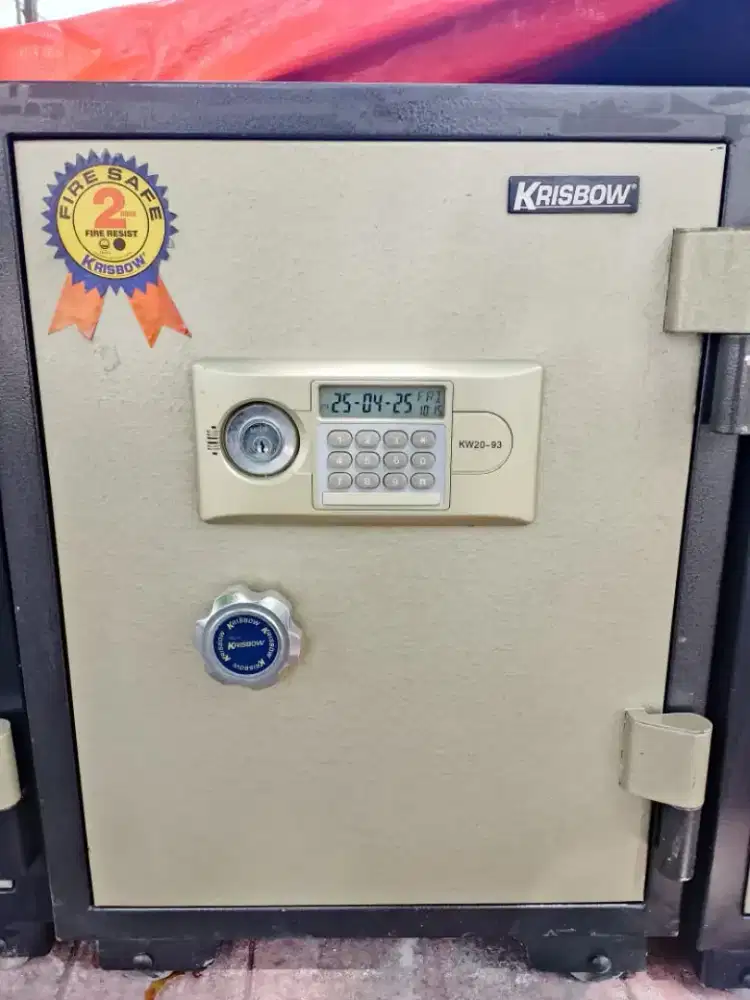 Jual murah Brankas untuk keamanan dokumen penting anda