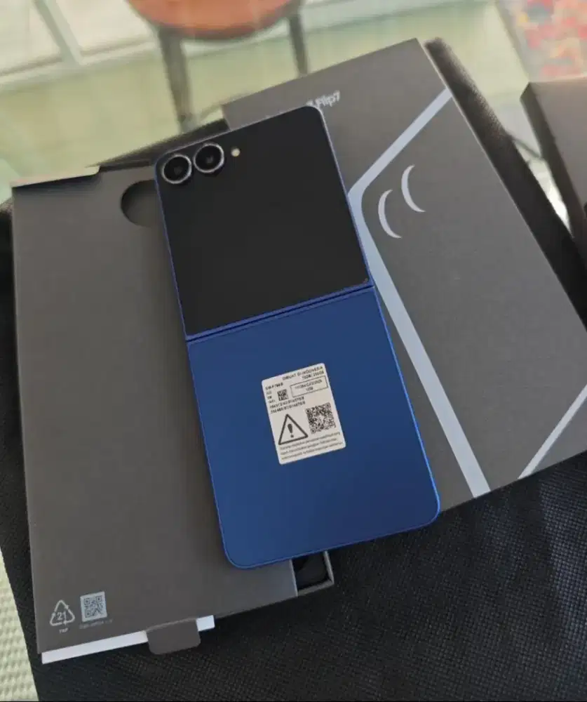 Galaxy Z Flip 7 (12/256GB) fulsett