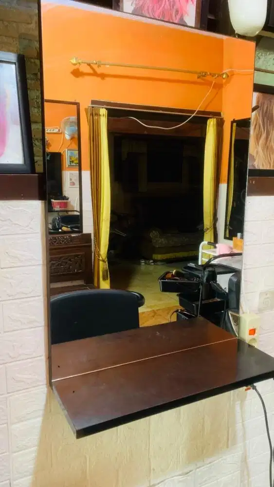 Kaca Cermin Salon Mulus Baik