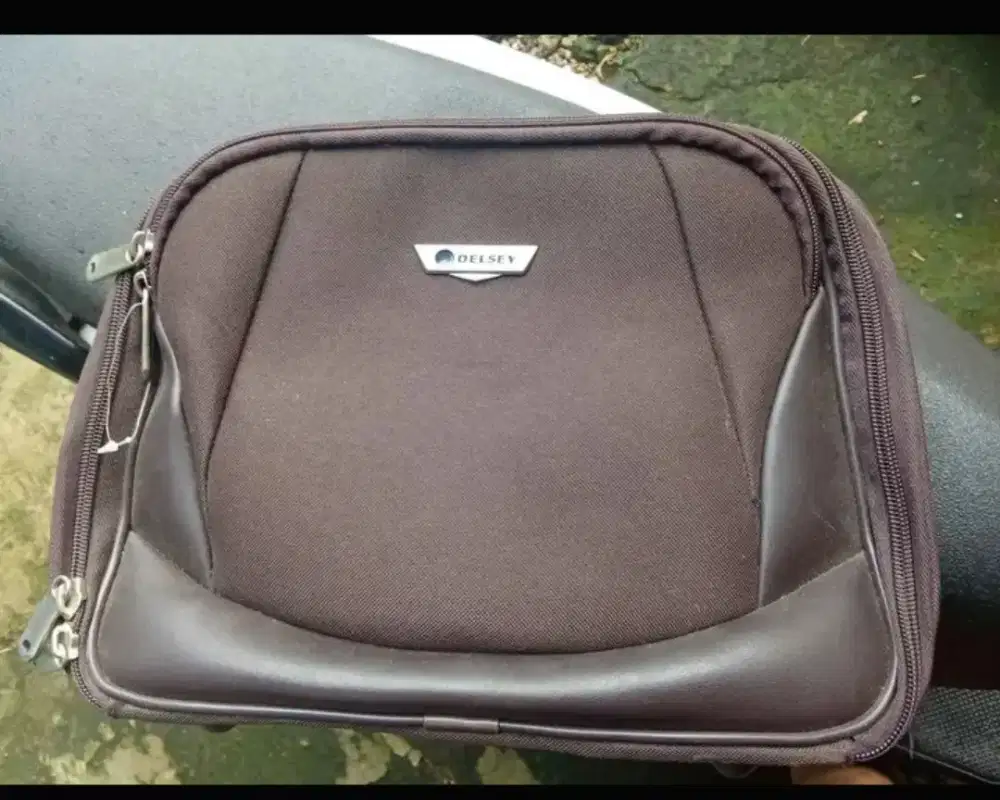 Tas Make Up merk Delsey Paris Original