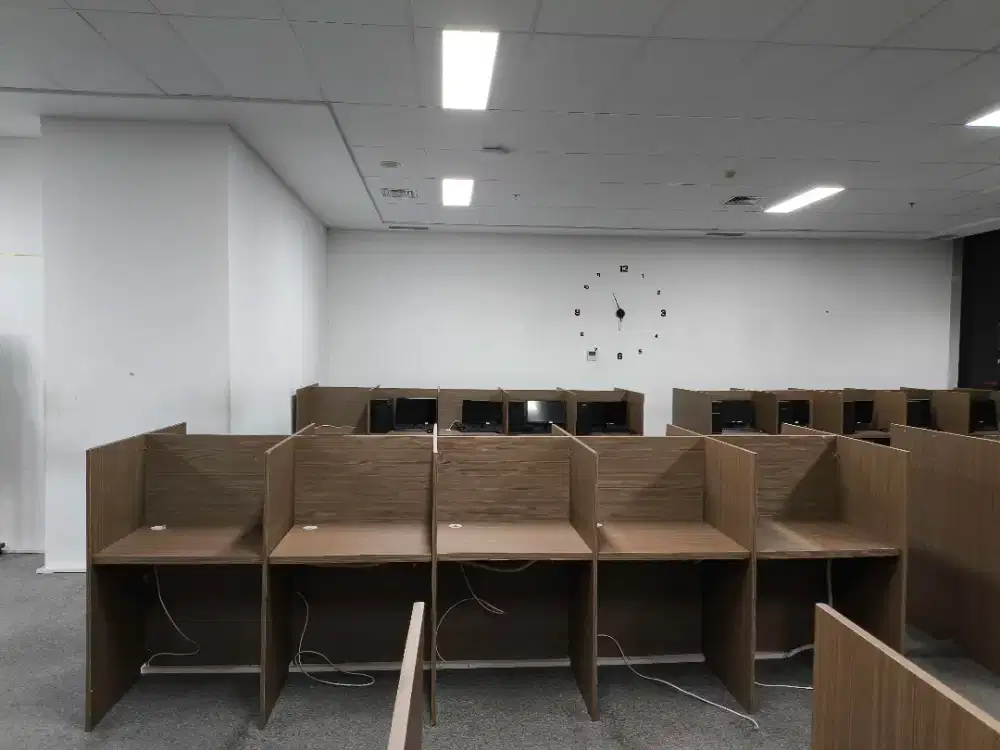 Jual meja kubikal bekas kantor