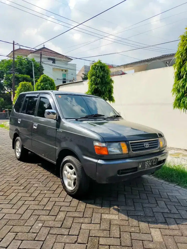 Toyota kijang 2000