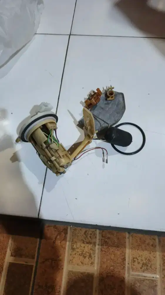 Fuel Pump dan Throttle body