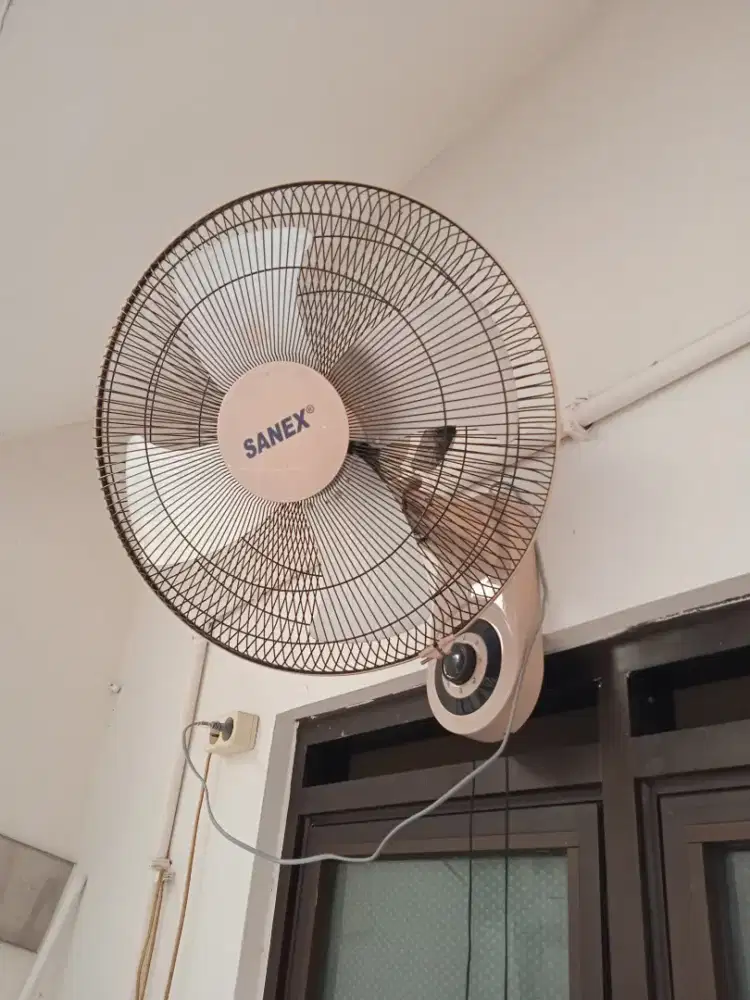 Kipas angin gantung sanex 18