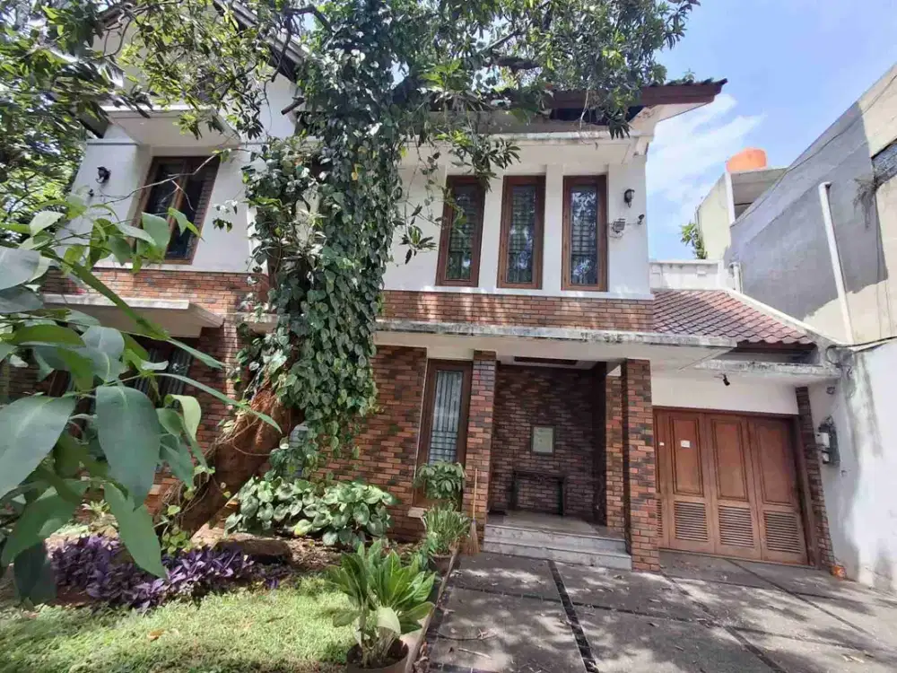 Dijual Rumah mewah bawah NJOP murah ada kolam renang LT 663 LB 614 semi furnished di kemang jakarta selatan