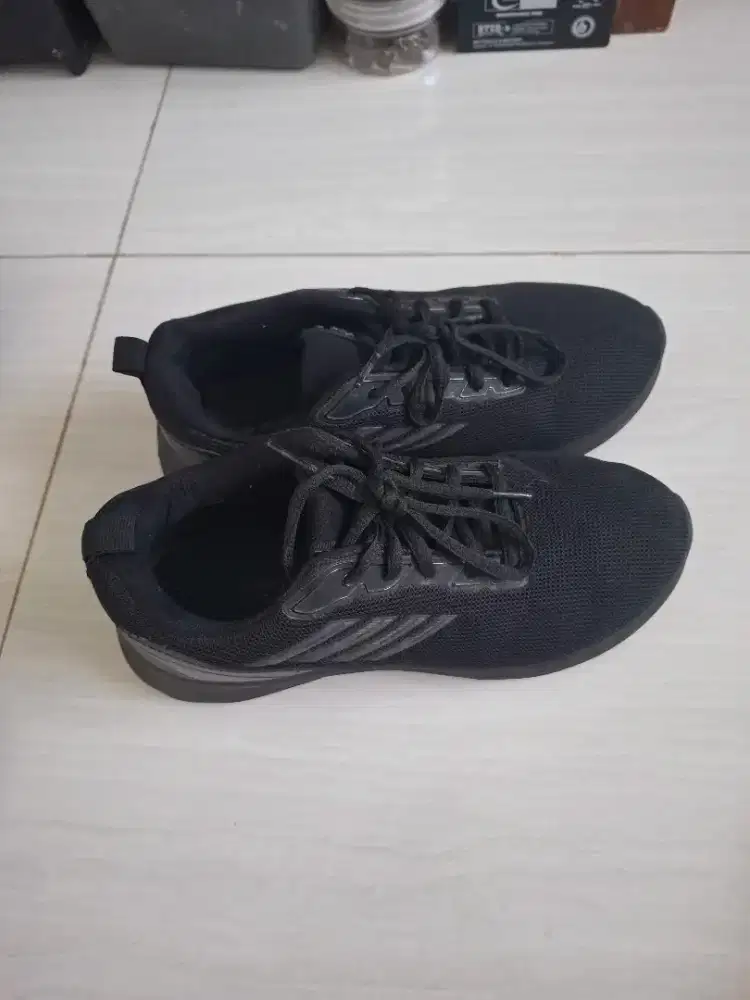 Sepatu merk PRO ATT