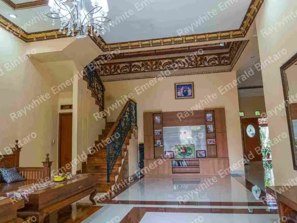 Rumah Siap Huni Cantik Klasik Bagus Luas Furnished Jati Taman 2 Lantai SHM di Graha Bintaro