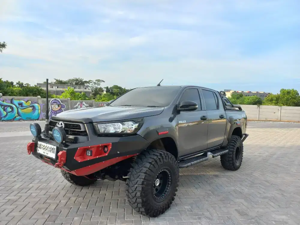 Toyota Hilux 2.4 E upgrade G Monster Manual 2022