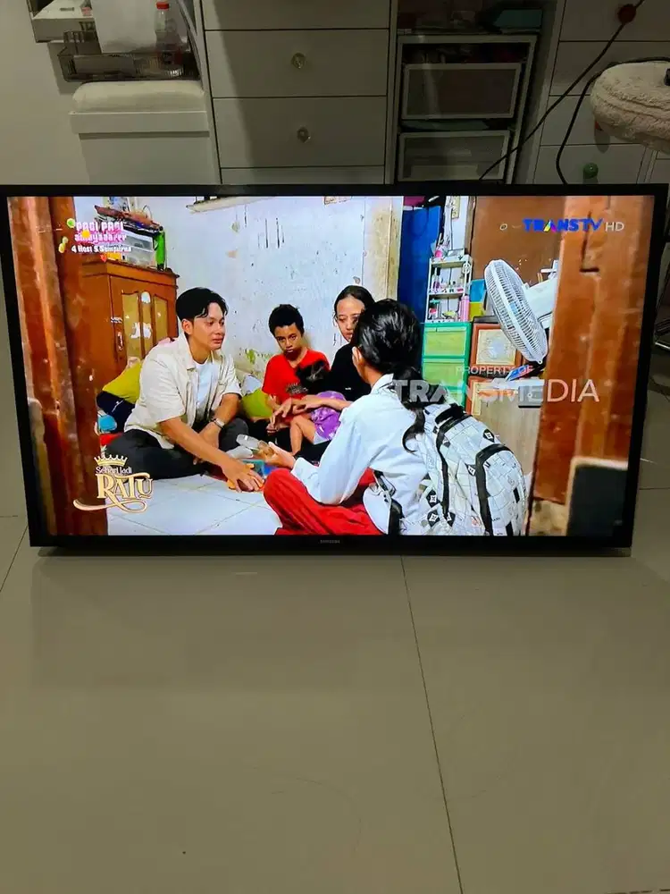 Samsung Tv LED 40 inci Full HD bonus braket dan STB