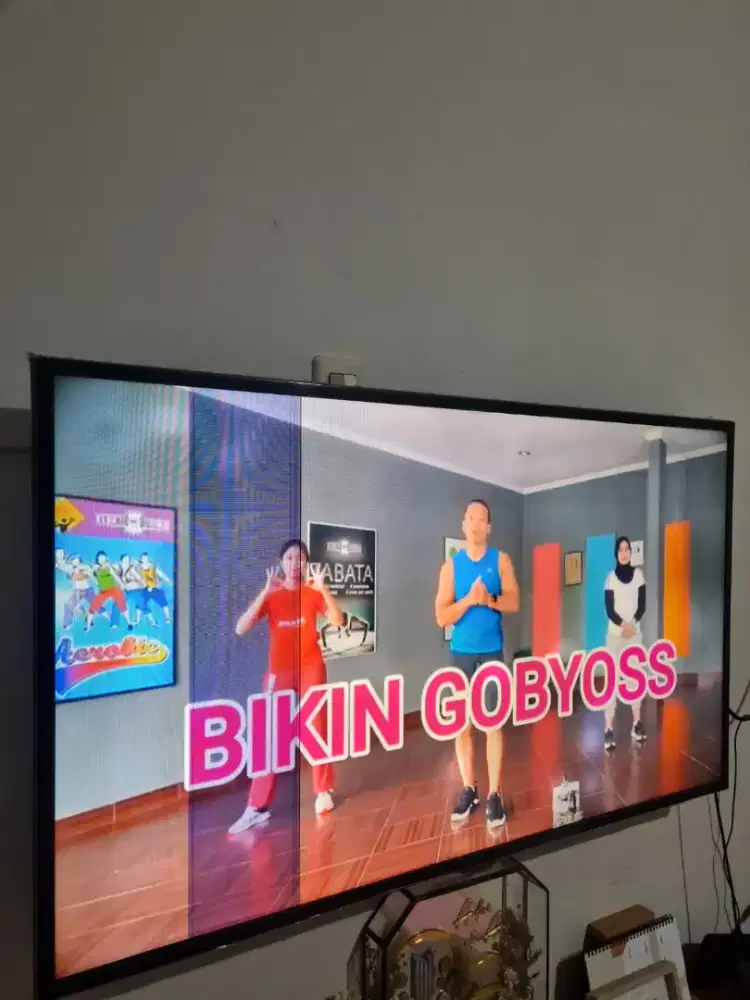 Smart TV Samsung 50inch  Minus ada seperti di Foto