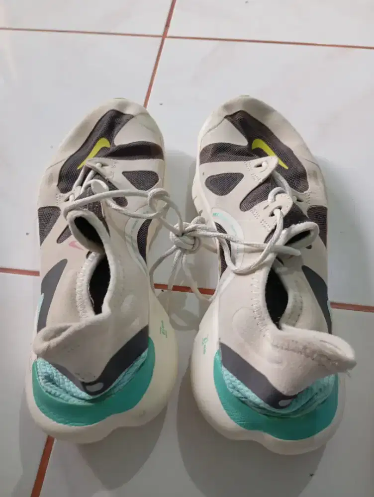 Sepatu 1 pasang murah