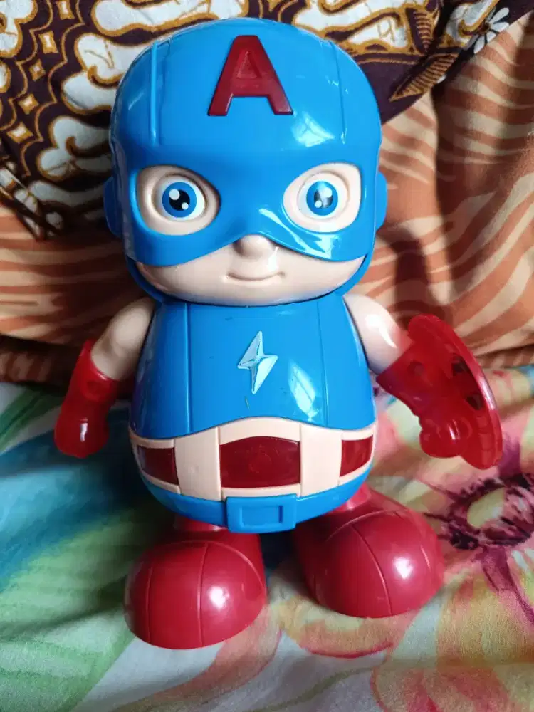 Dijual Mainan Robot Dance LED Captain America ex keponakan