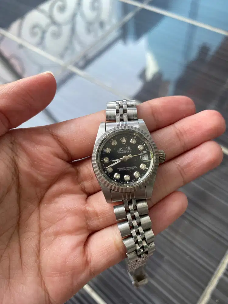 Brand: Rolex  Nama Jam: Oyster Perpetual 26 Silver  Model: Oyster Perp