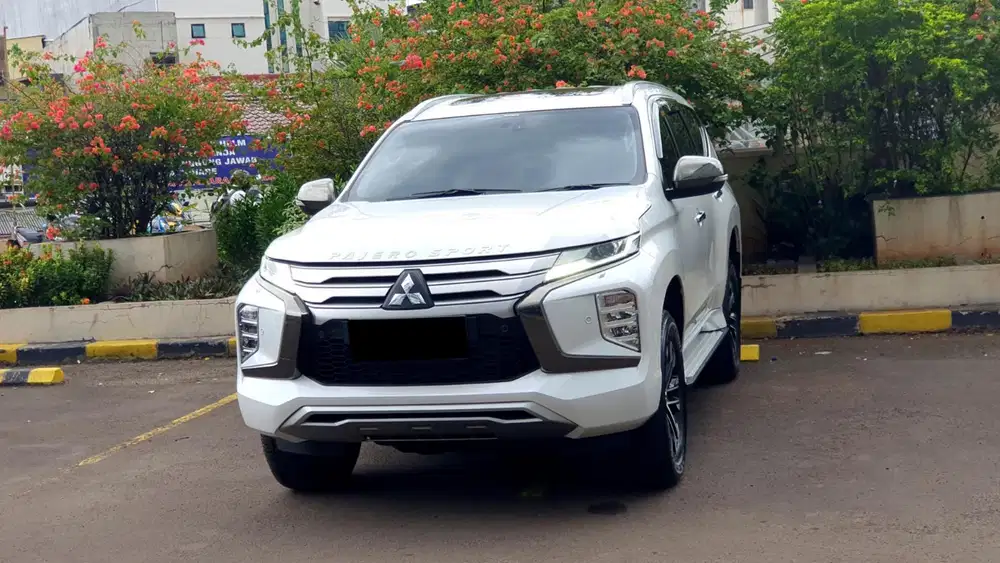 Km10rb mitsubishi pajero sport dakar 2023 putih sunroof pajak panjang